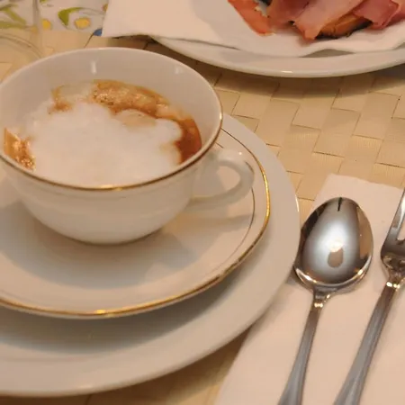 La Casa Di Luna Bed & Breakfast