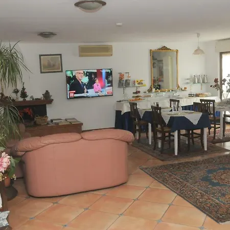 La Casa Di Luna 2* Сан-Бенедетто-дель-Тронто