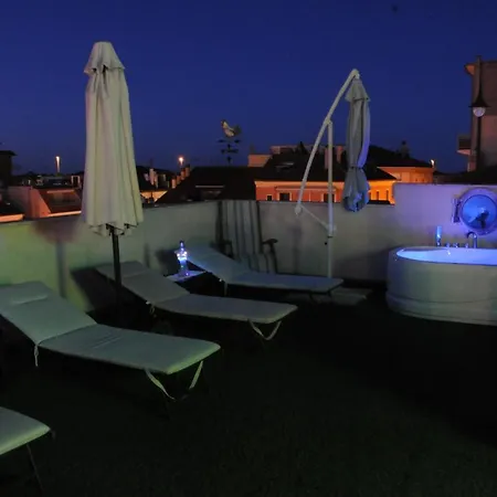 La Casa Di Luna Bed & Breakfast
