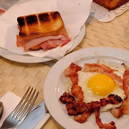 La Casa Di Luna Bed & Breakfast