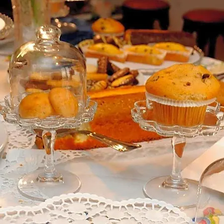 La Casa Di Luna Bed & Breakfast 4*