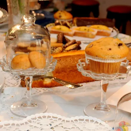 La Casa Di Luna Bed & Breakfast 4*