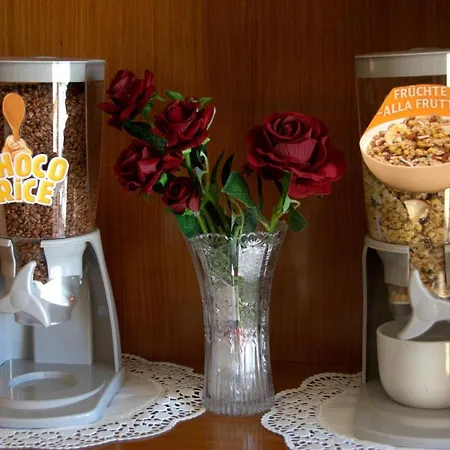 La Casa Di Luna Bed & Breakfast 4*