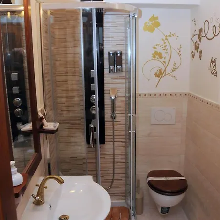 La Casa Di Luna Bed & Breakfast 4*