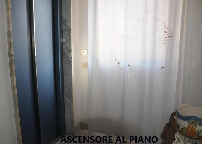 La Casa Di Luna Alojamento de Acomodação e Pequeno-almoço 4*