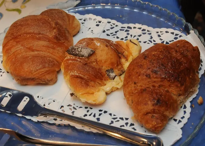 Alojamento de Acomodação e Pequeno-almoço La Casa Di Luna 4*