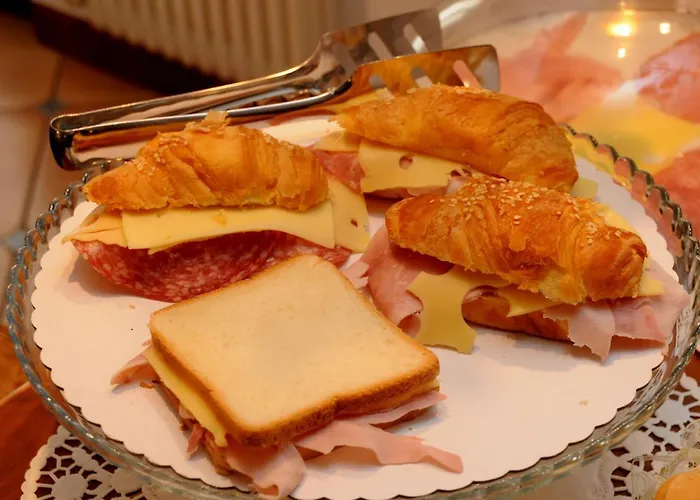 La Casa Di Luna Alojamento de Acomodação e Pequeno-almoço 4*