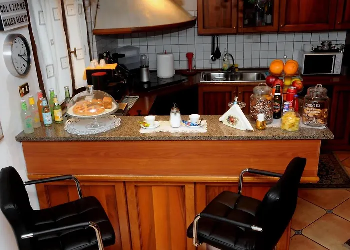 Alojamento de Acomodação e Pequeno-almoço La Casa Di Luna 4*